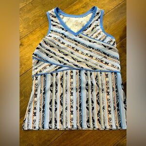 TAIL V-Neck Tank Reptilian size L